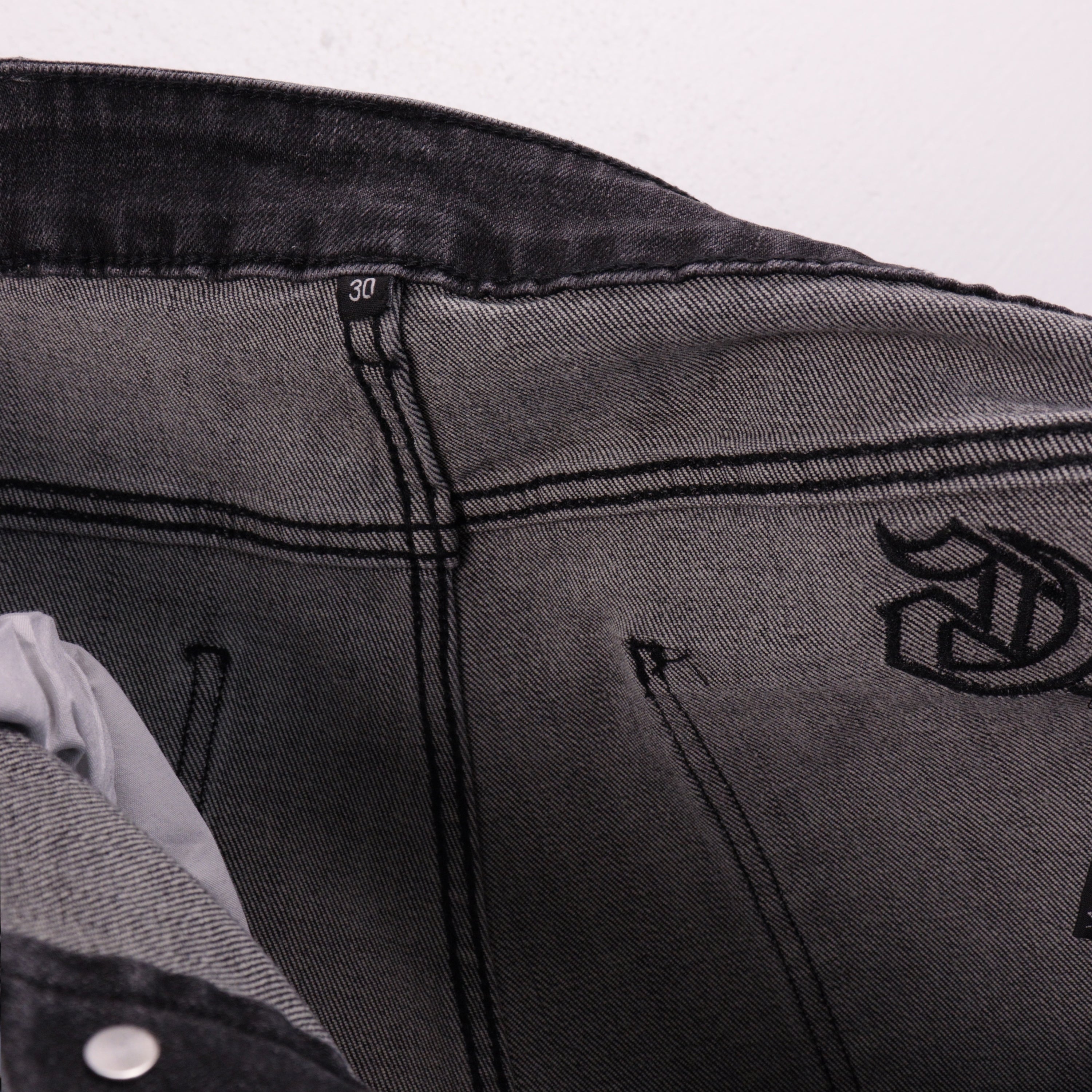 NEW Shorts 8660