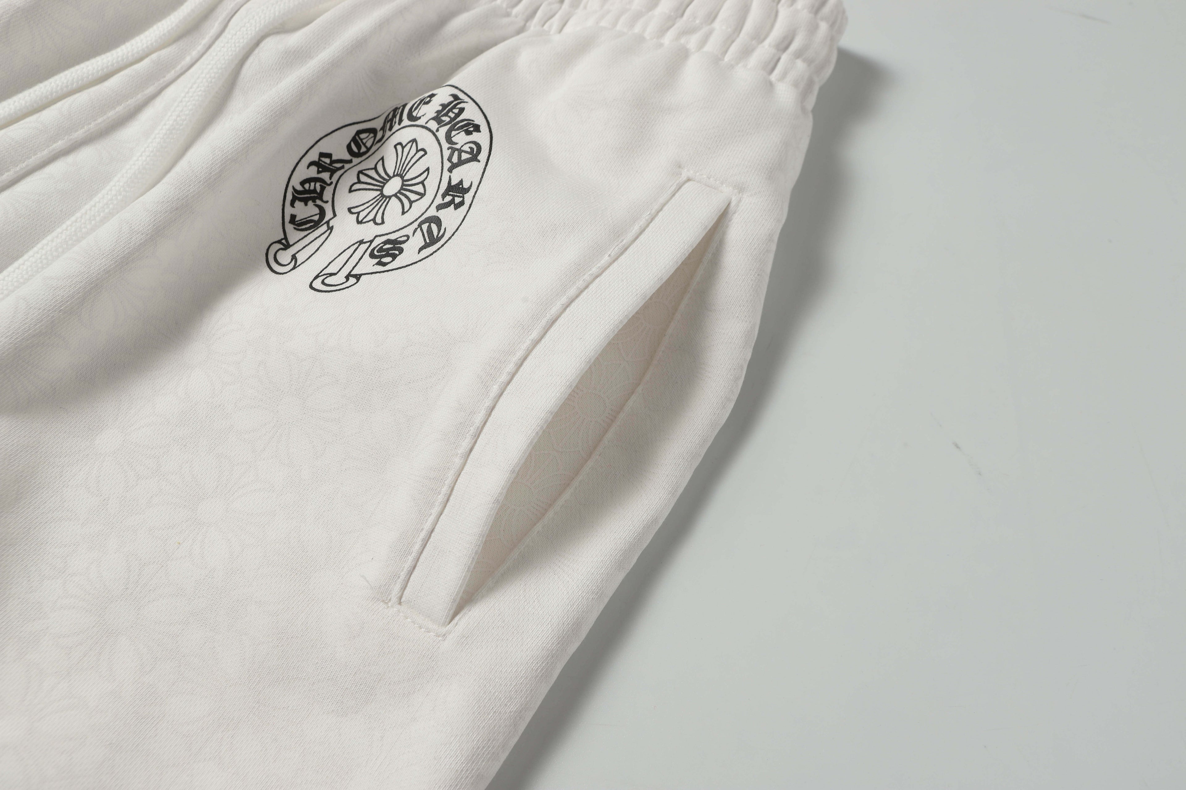 NEW Shorts 2282