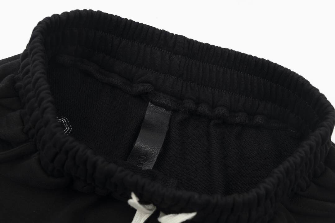 NEW Shorts 9049