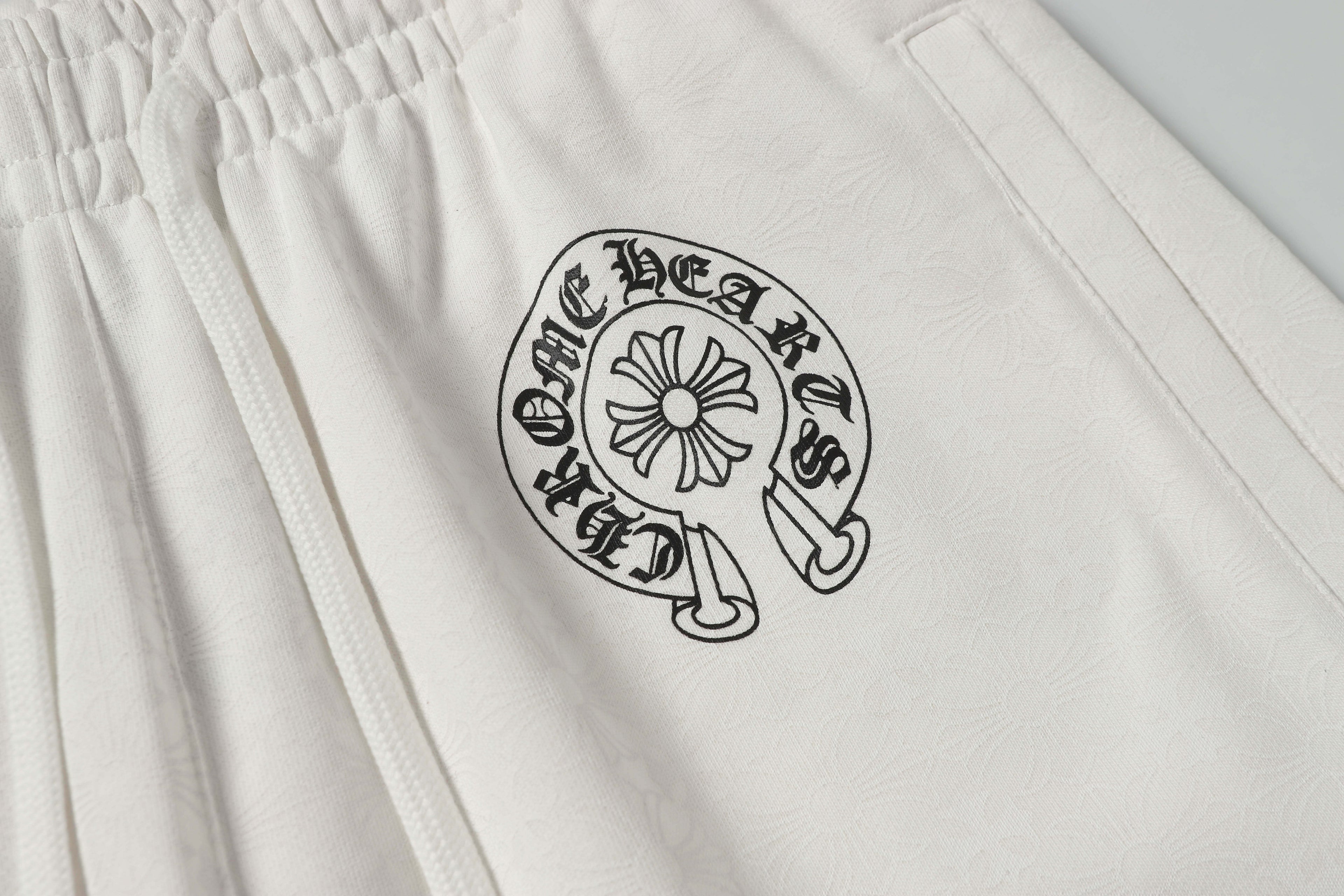 NEW Shorts 2282