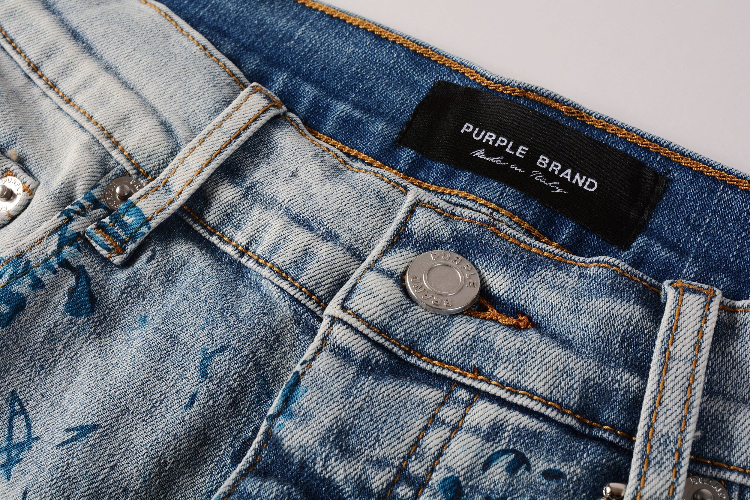 Men Streetwear Denim Shorts Light Blue Wash with Blue Graphic Print and Raw Hem 5063